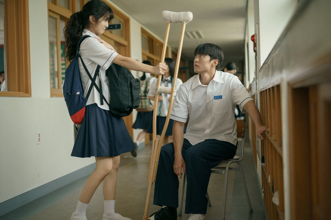 넷플릭스 영화 <고백의 역사> 리뷰 : 우리 모두의 서랍 속에 잠든 첫사랑의 기억 (스포 포함)